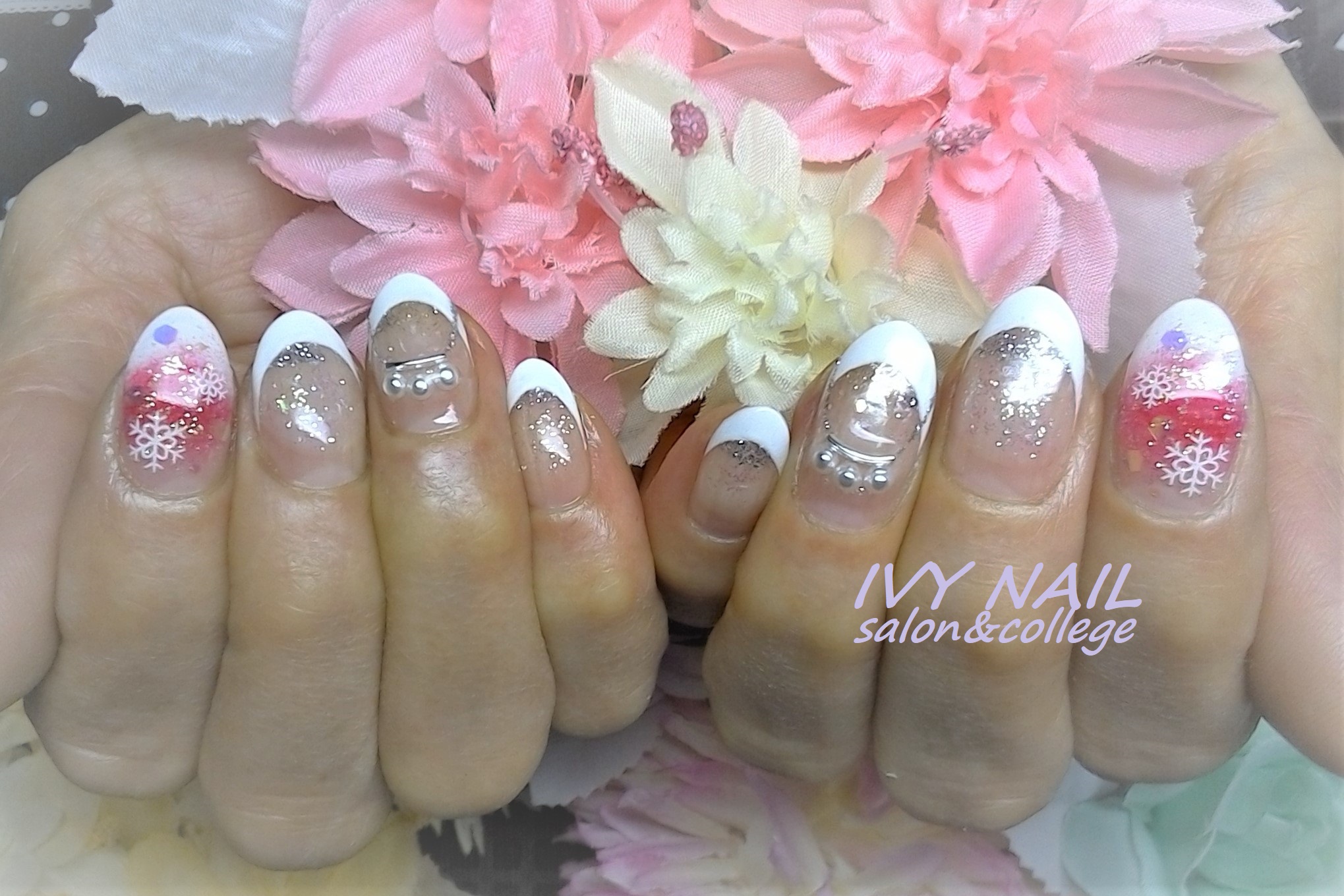 スノーフレンチネイル