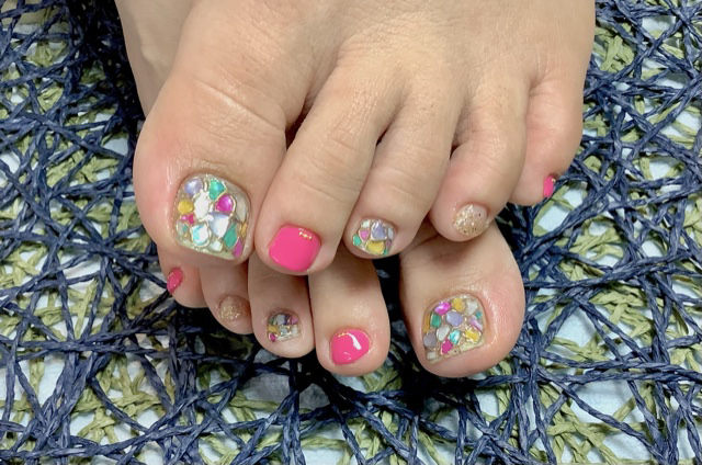 カラフルフットネイル